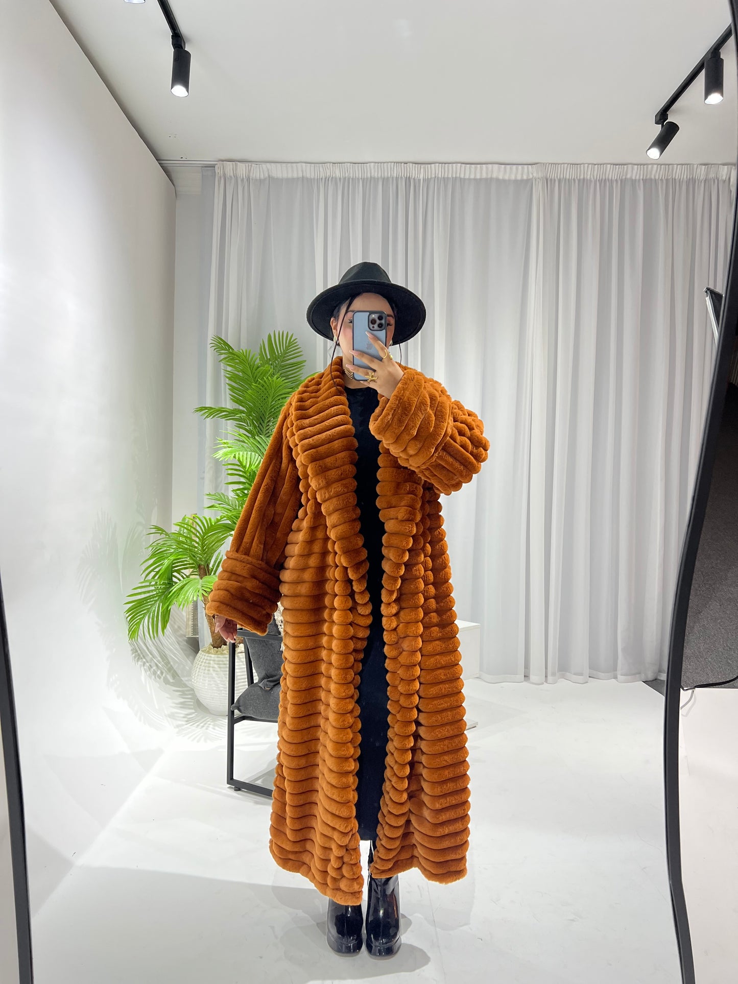 Furry Fur Coat - Havan