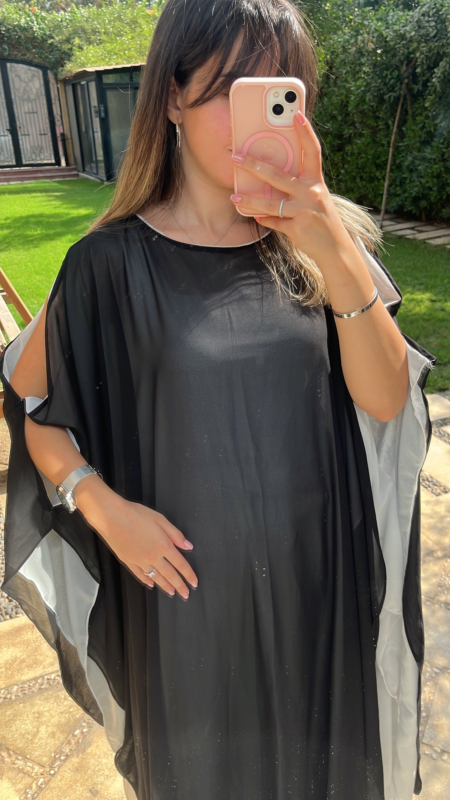 Flow Abaya - Black x White