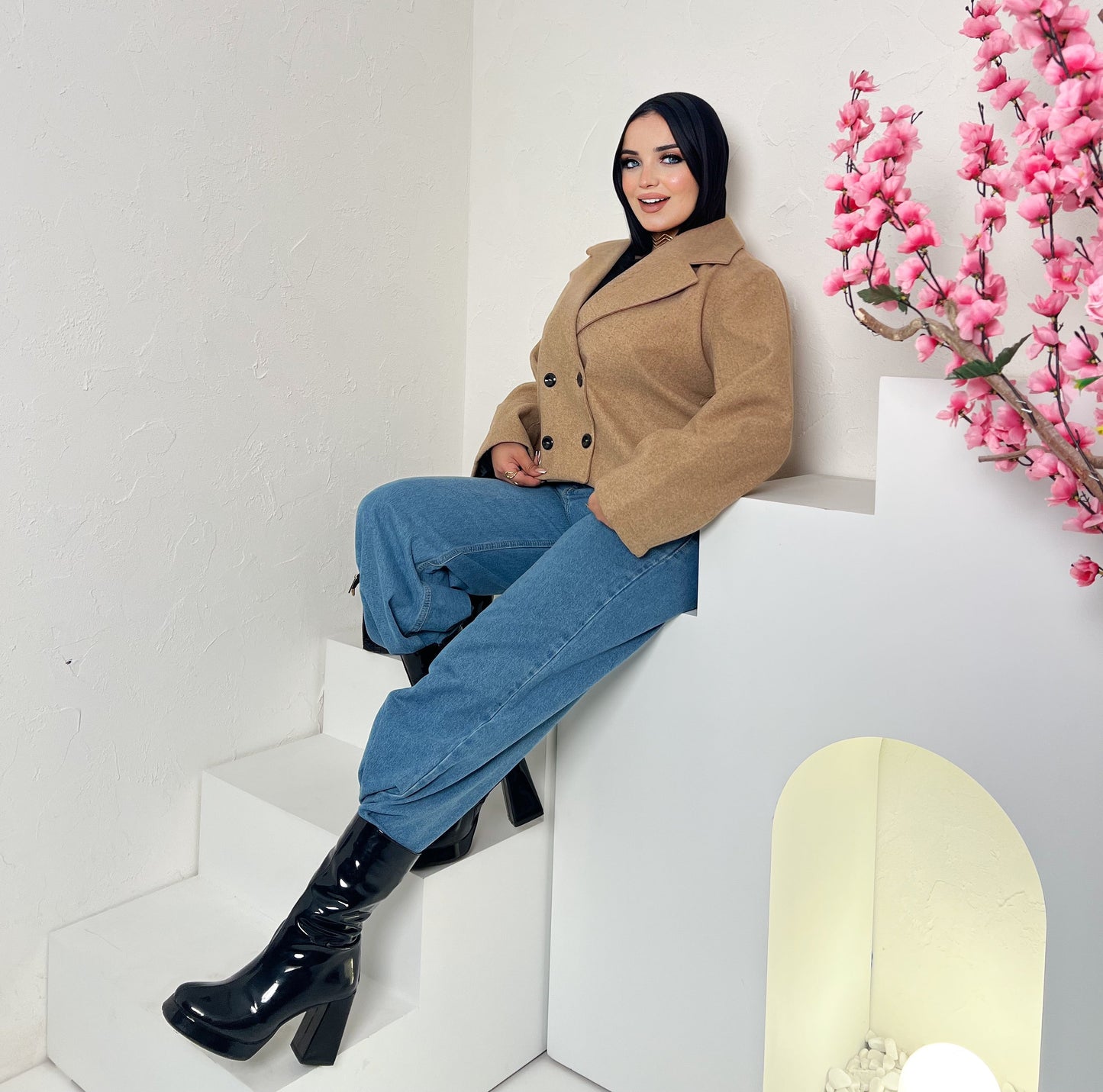 Kayla’s Cropped Jacket - Beige